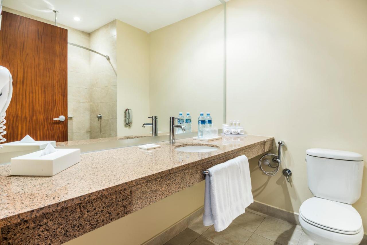 Holiday Inn Express Quito By Ihg Esterno foto