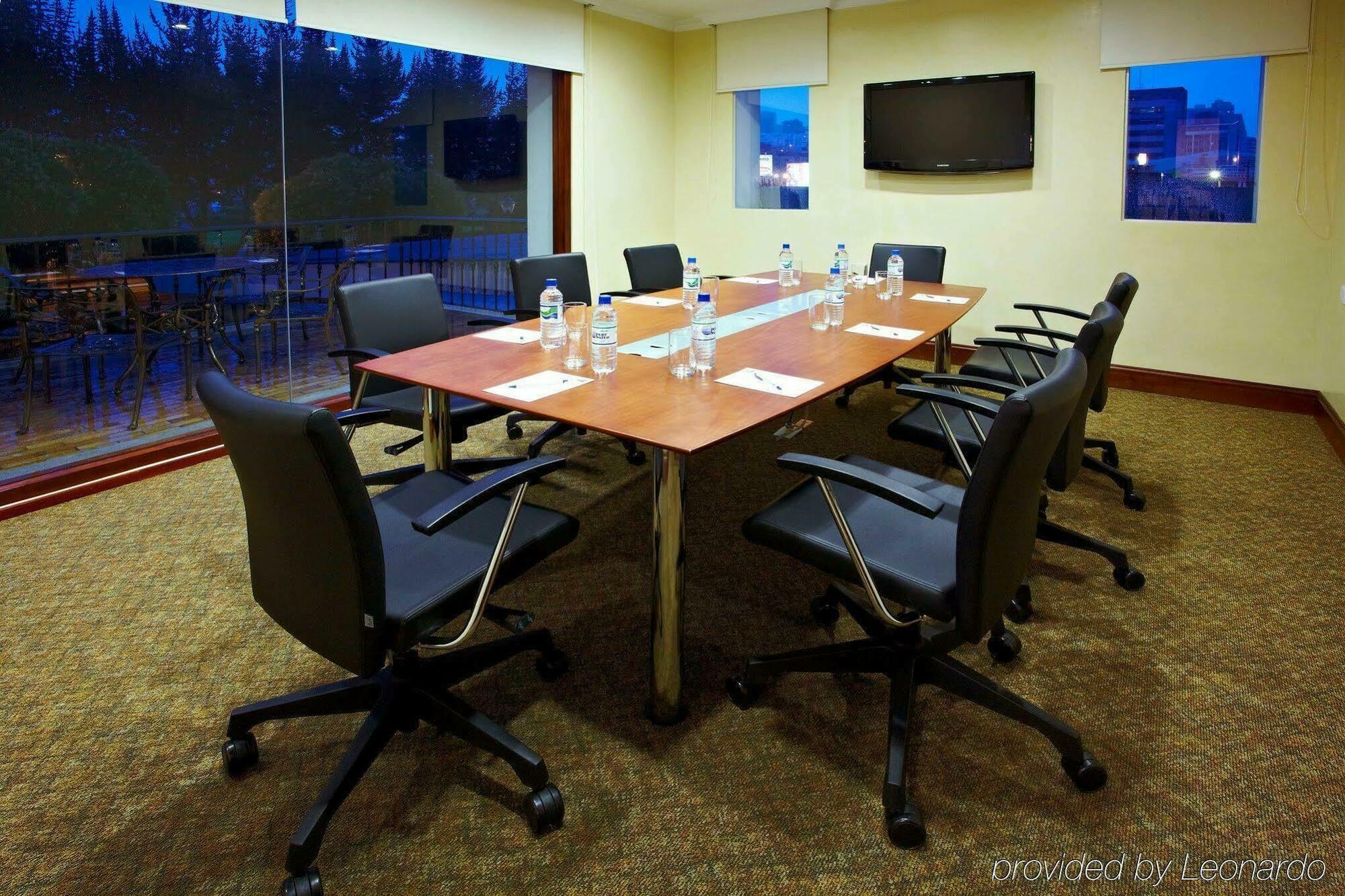 Holiday Inn Express Quito By Ihg Esterno foto