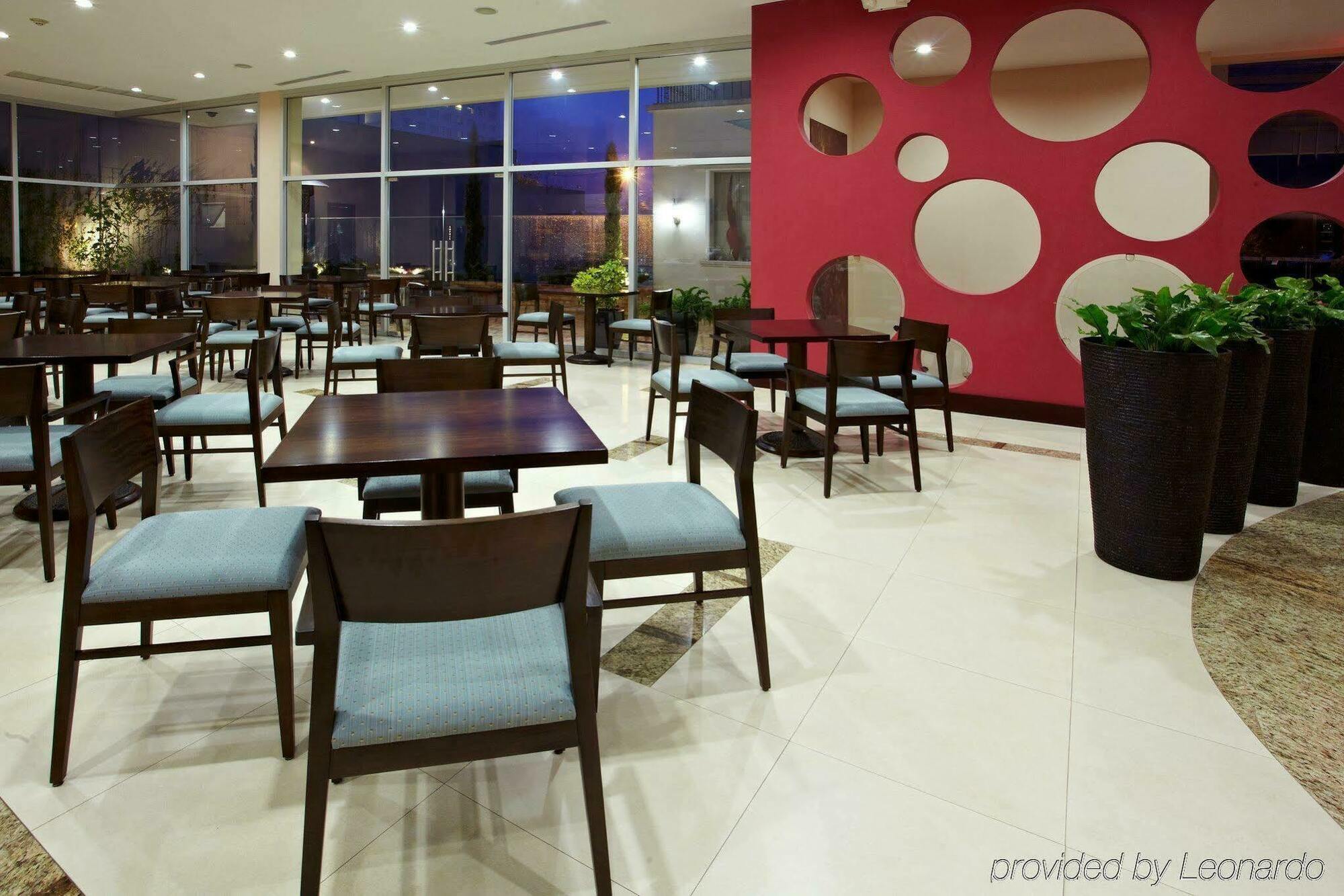 Holiday Inn Express Quito By Ihg Esterno foto