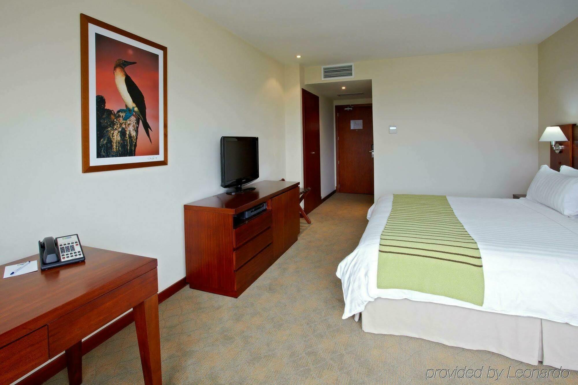 Holiday Inn Express Quito By Ihg Esterno foto