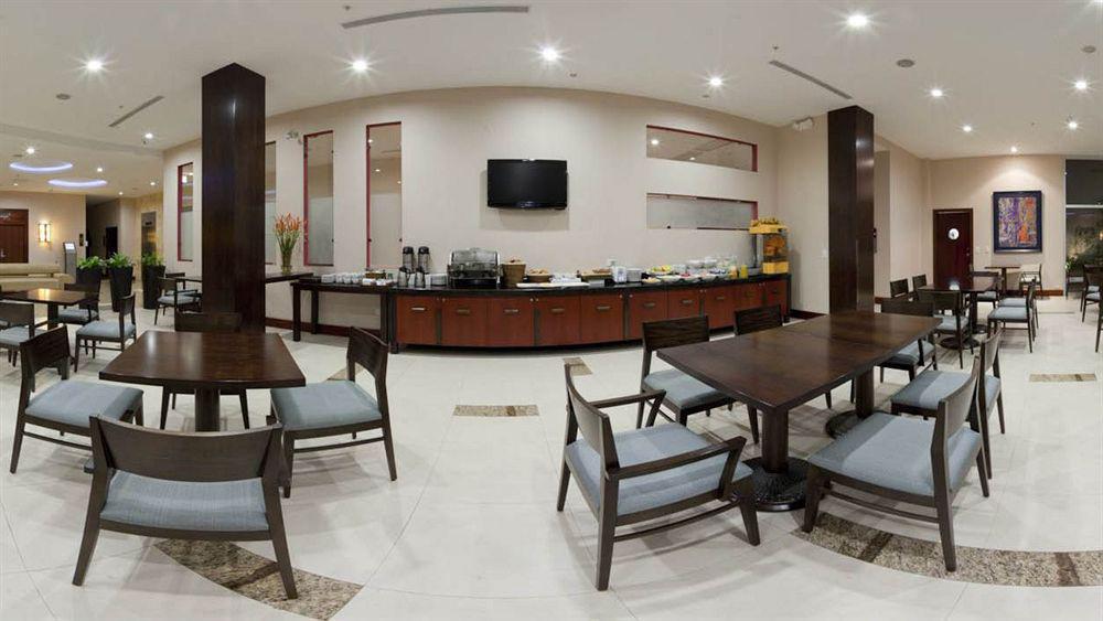 Holiday Inn Express Quito By Ihg Esterno foto